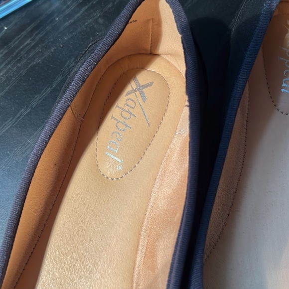 Black ballet slippers size 8.5 - Picture 2 of 4